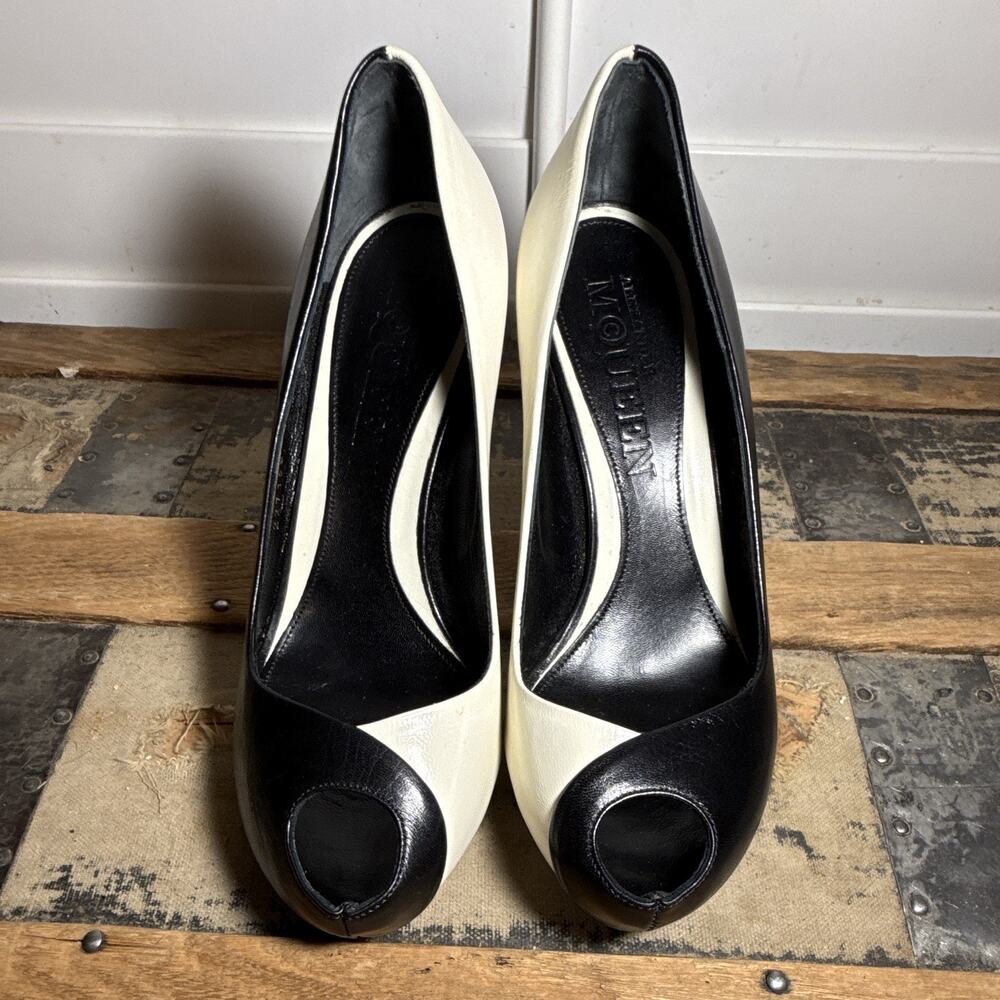 Vero Cuoio Colorblock Leather Stiletto Pumps Slip On Black White Peep Toe 6.5